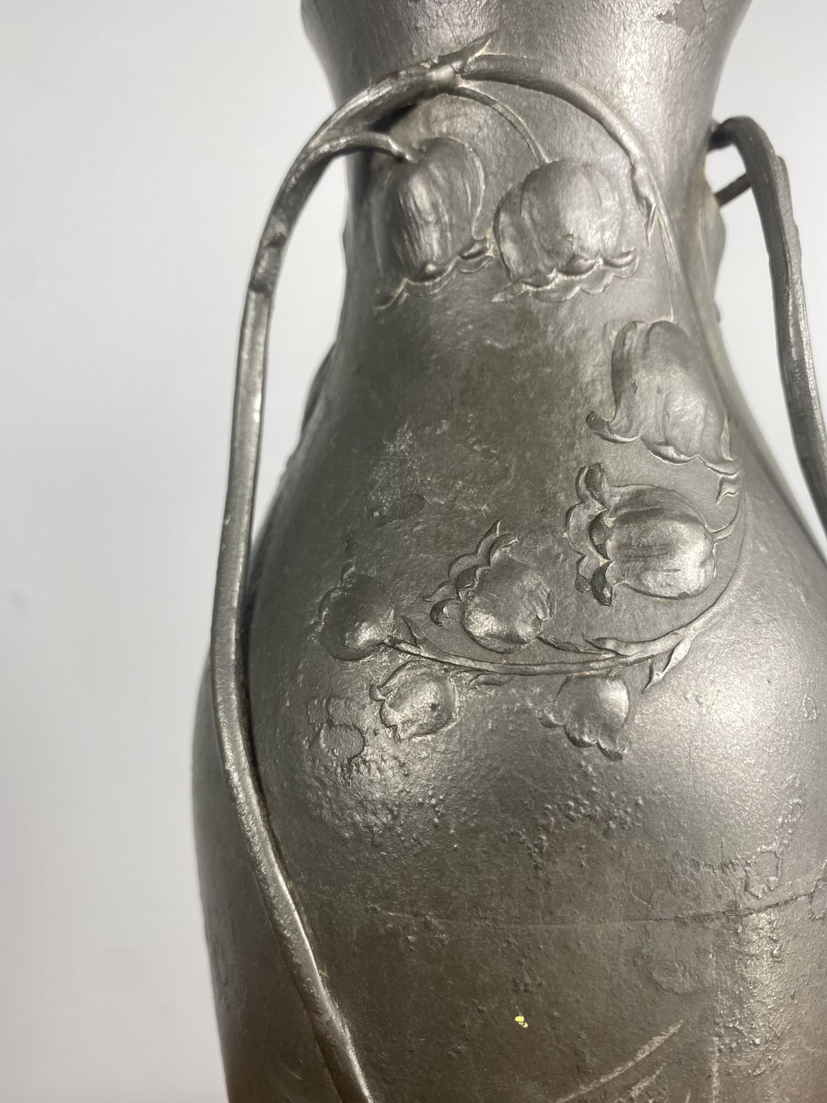 Hugo Leven For Kayserzinn   Art Nouveau Floral Pewter Vase N° 4312, 1900s Germany photo vintage