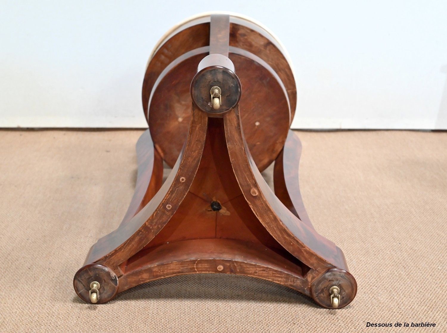 photo buy Important Athenian Barbière, In Burl Mahogany Veneer, Empire Period   Early 19th Century