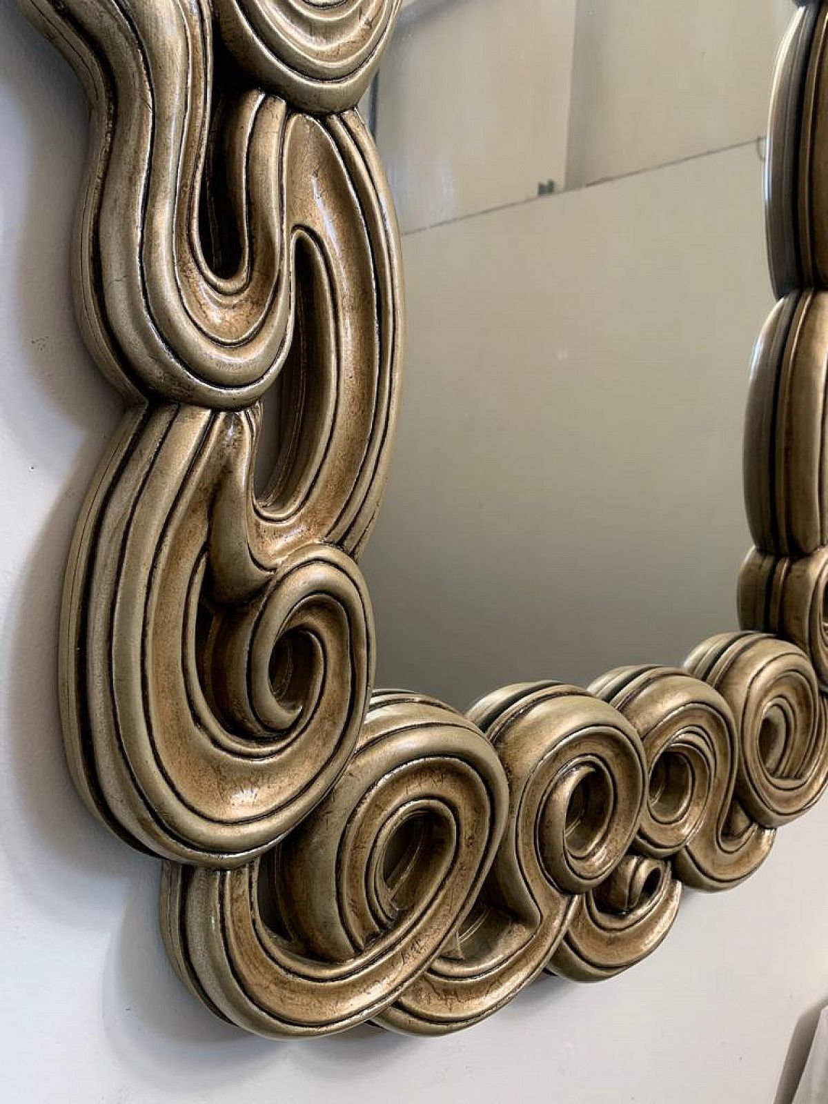 photo vinterior Mirror With Filiform Lines In Lacquered And Gilded Resin For Lam Lee Group 1990s