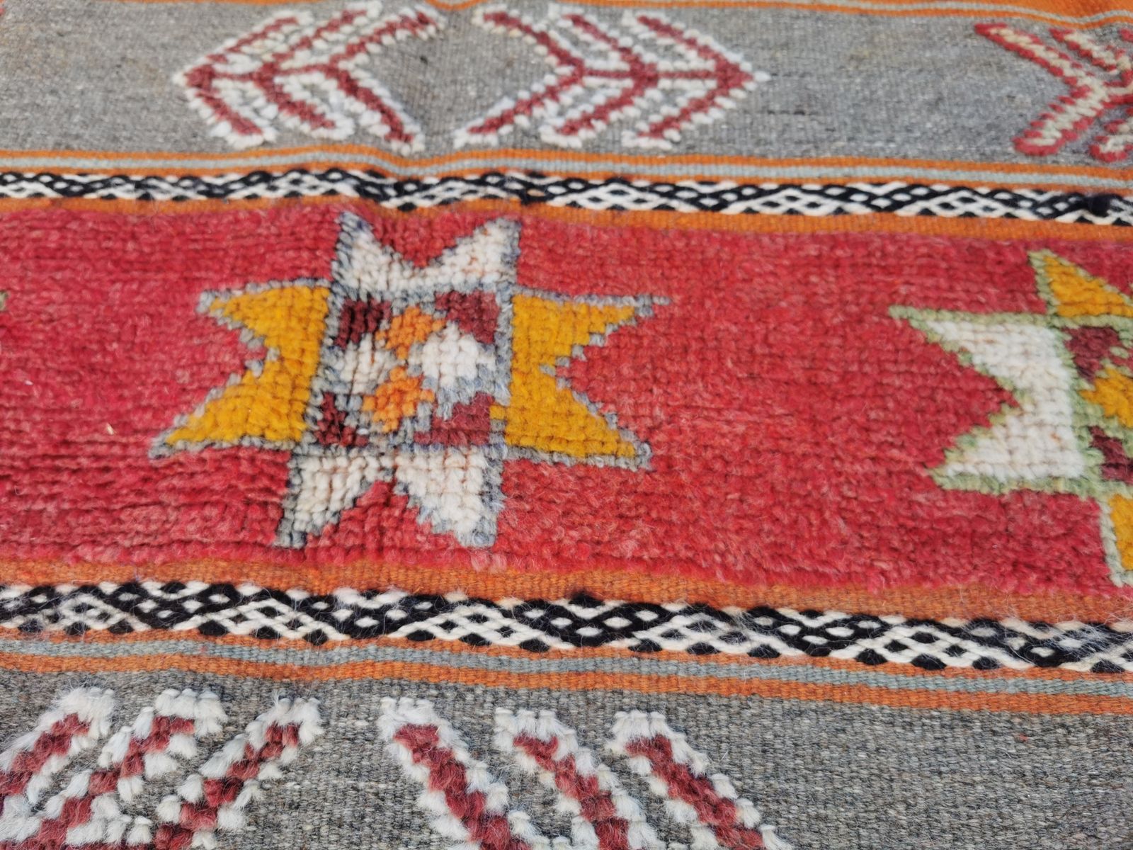 No Custom Fee. 255x150cm. Traditional Handmade Moroccan Berber Rug Made Of Camel Hair Genuine Berber Carpet photo buy