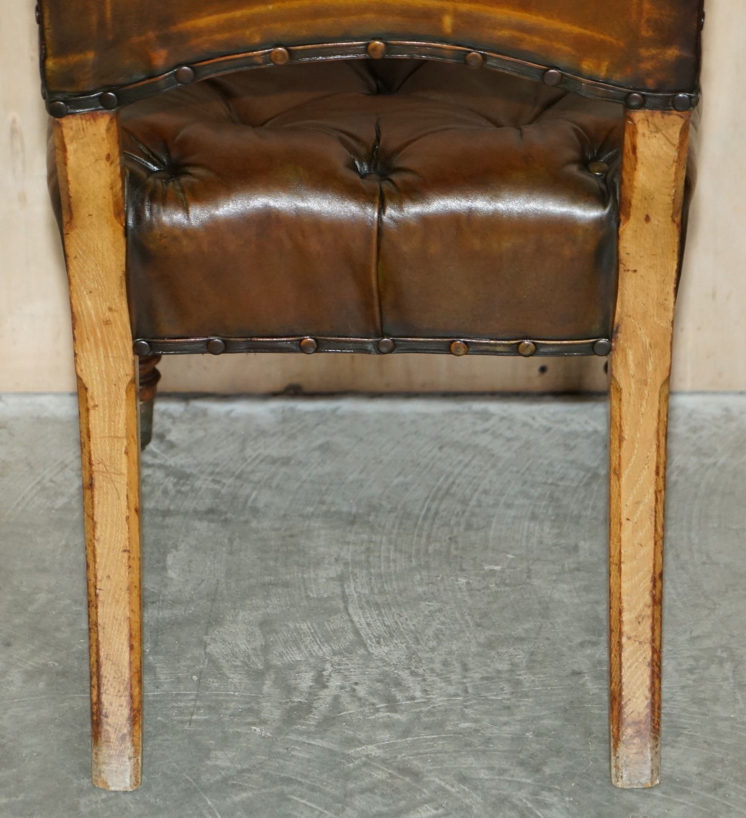 photo vinterior Six Antique Regency 1820 Brown Leather Pollard Oak Chesterfield Dining Chairs