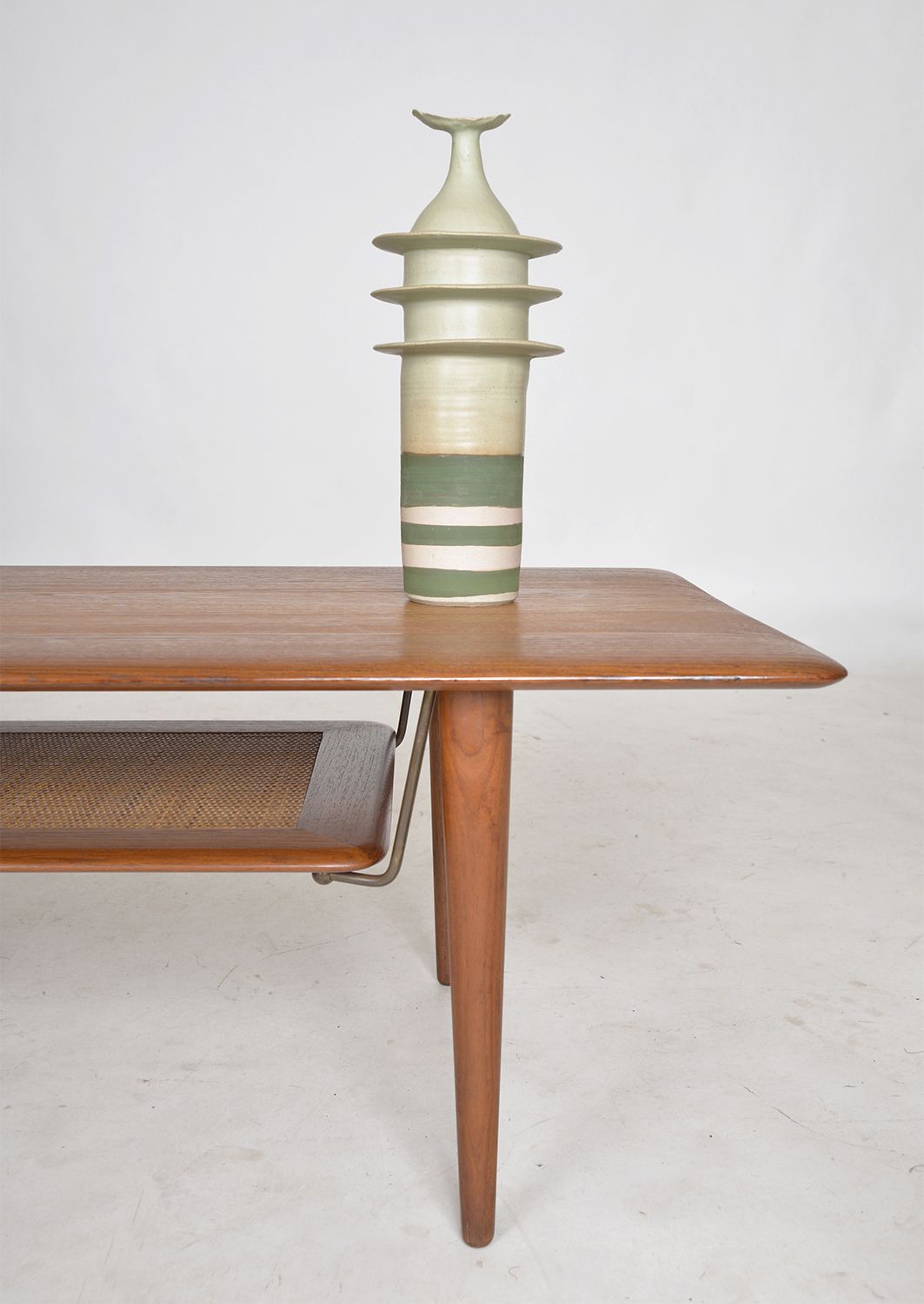 Abstract Studio Pottery Stoneware ‘Pagoda Pot’ By Alan Ashpool, England C.1970s Arts And Crafts Ceramics Midcentury photo buy
