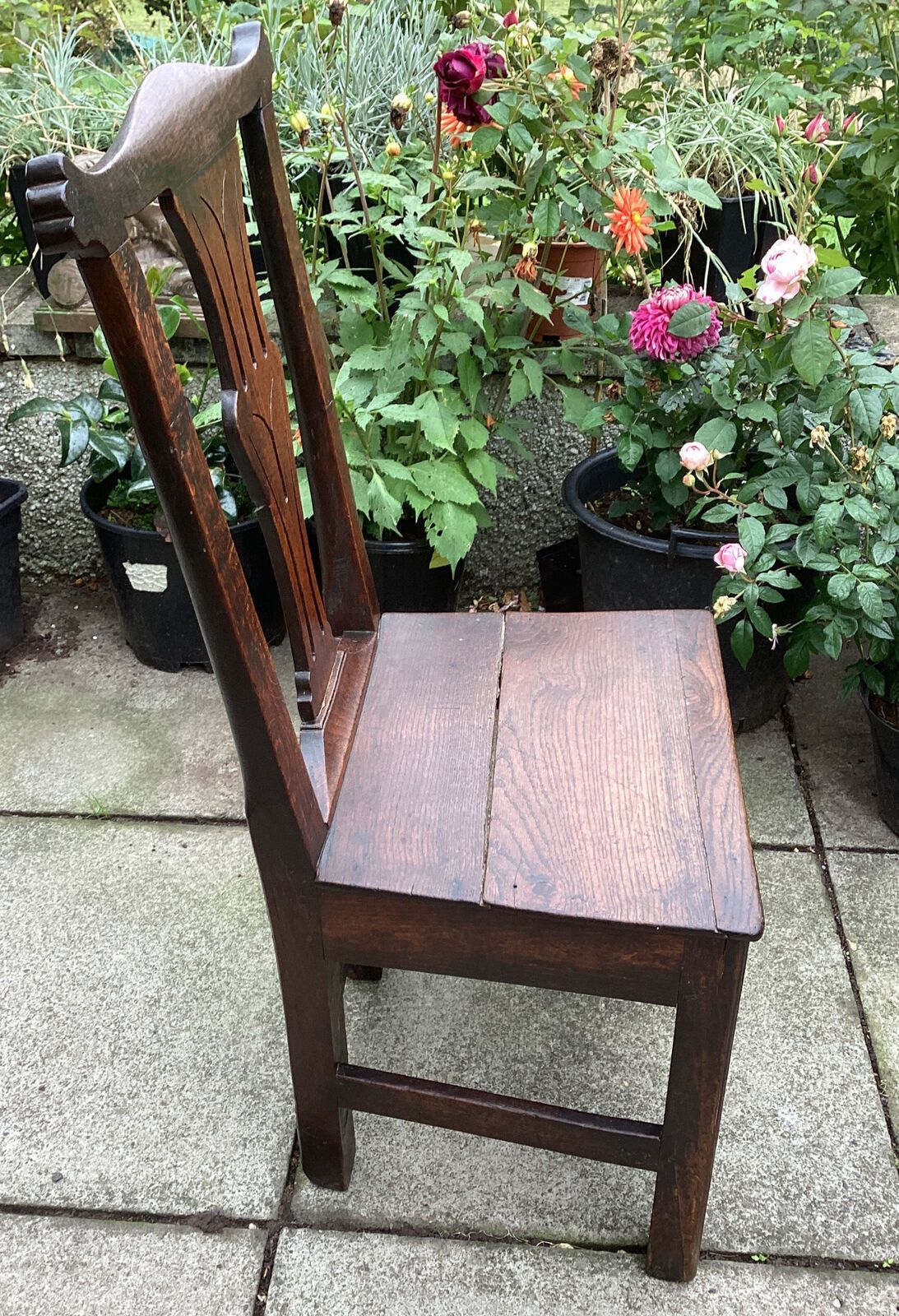 photo furniture 17th/18th C Primitive Oak Chair  Carved Splat Back