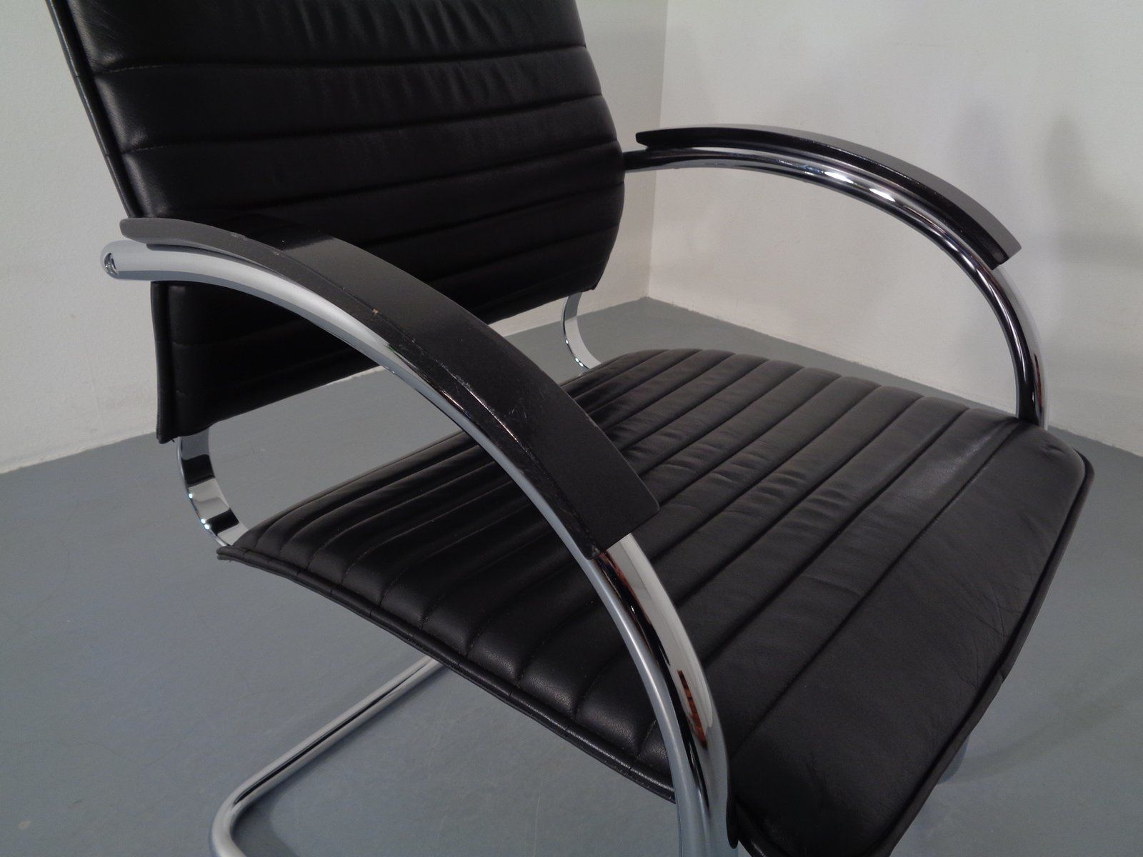 photo furniture Model S78 Cantilever Leather Armchair By Josef Gorcia And Andreas Krob For Thonet 1980s