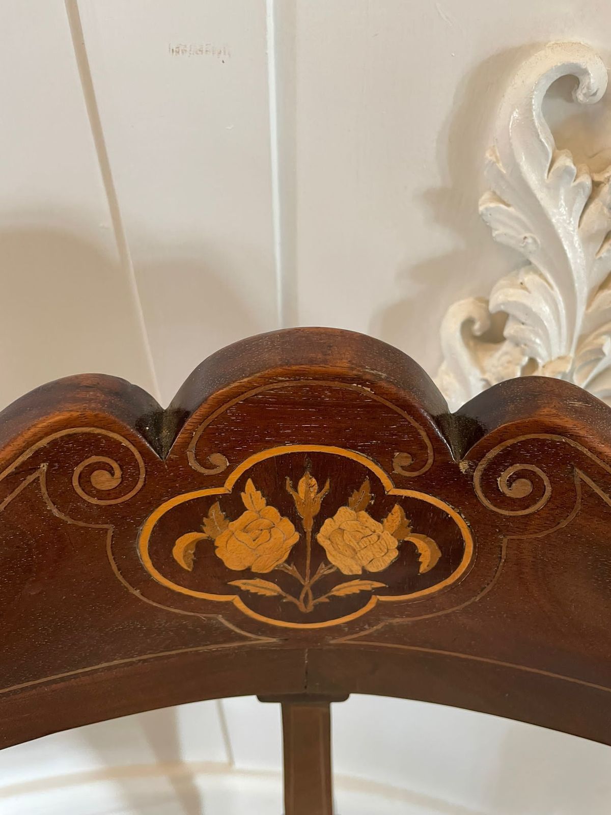 photo furniture Quality Antique Mahogany Inlaid Corner Chair
