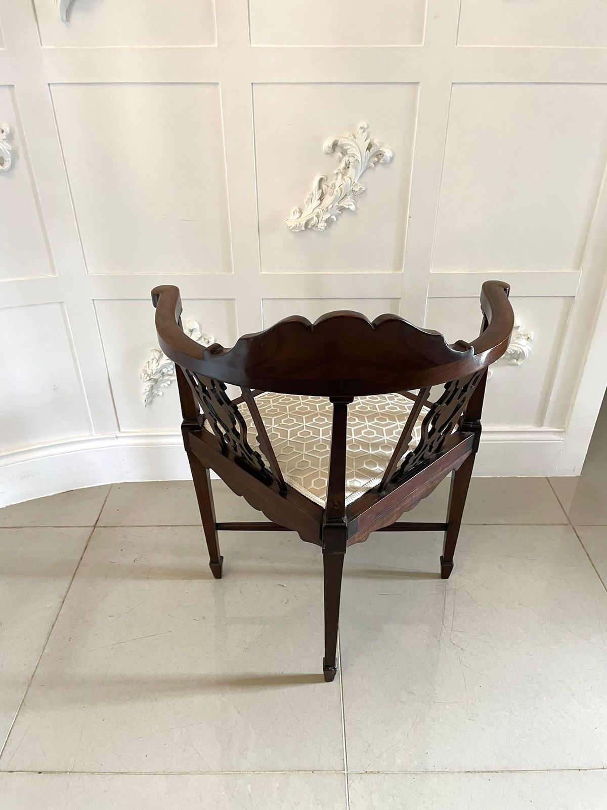 995.0 Quality Antique Mahogany Inlaid Corner Chair photo