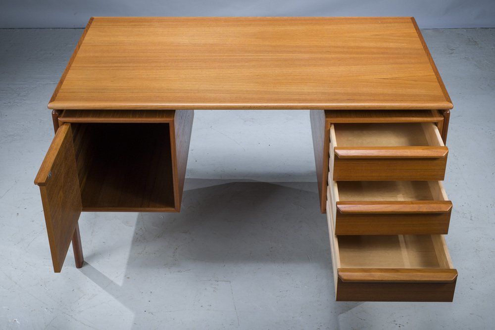 Furniture Mid Century Teak Desk From Gv Møbler, 1970s photo