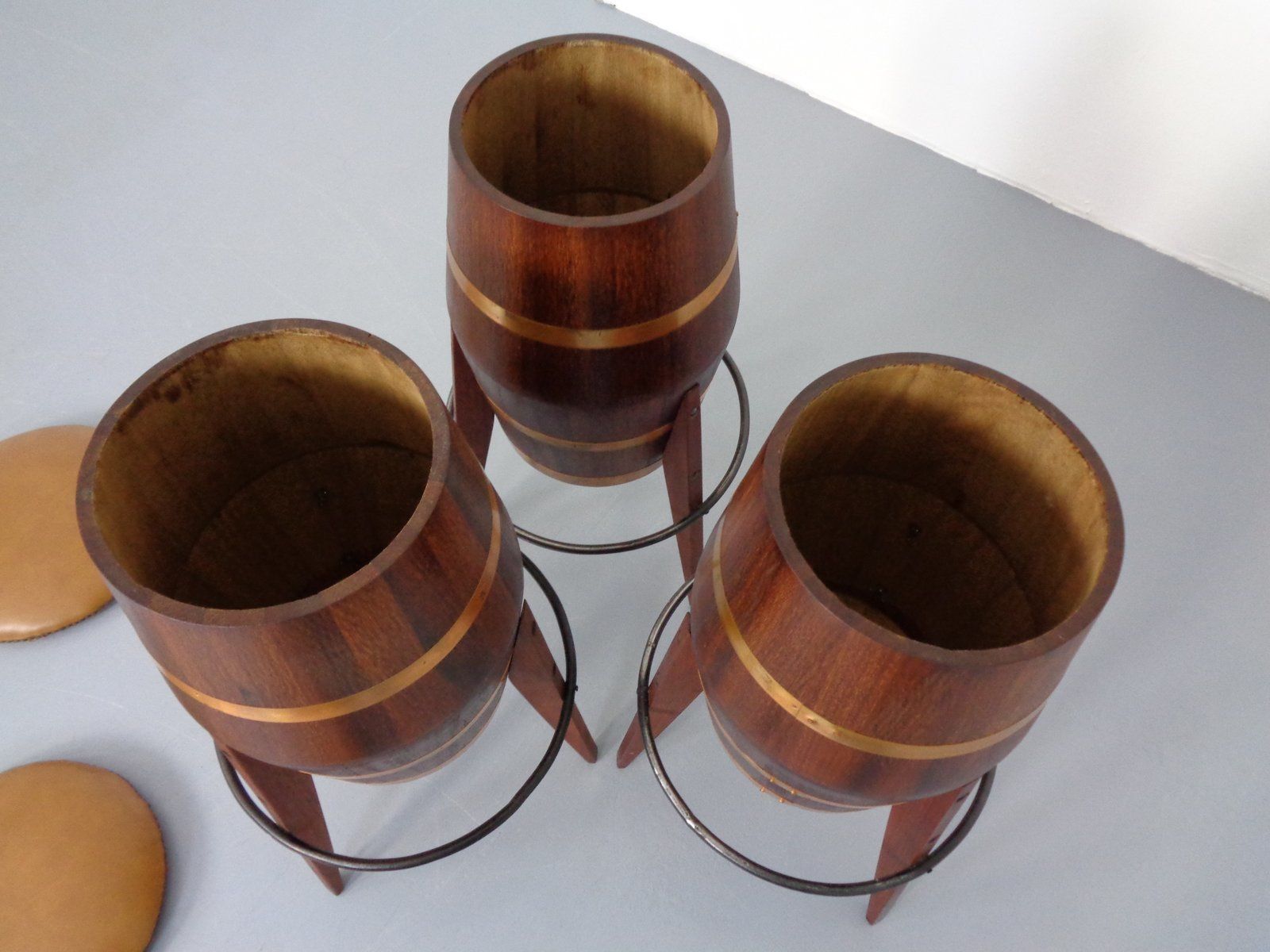 photo vinterior Mid Century Teak & Copper Barstools, 1960s, Set Of 3