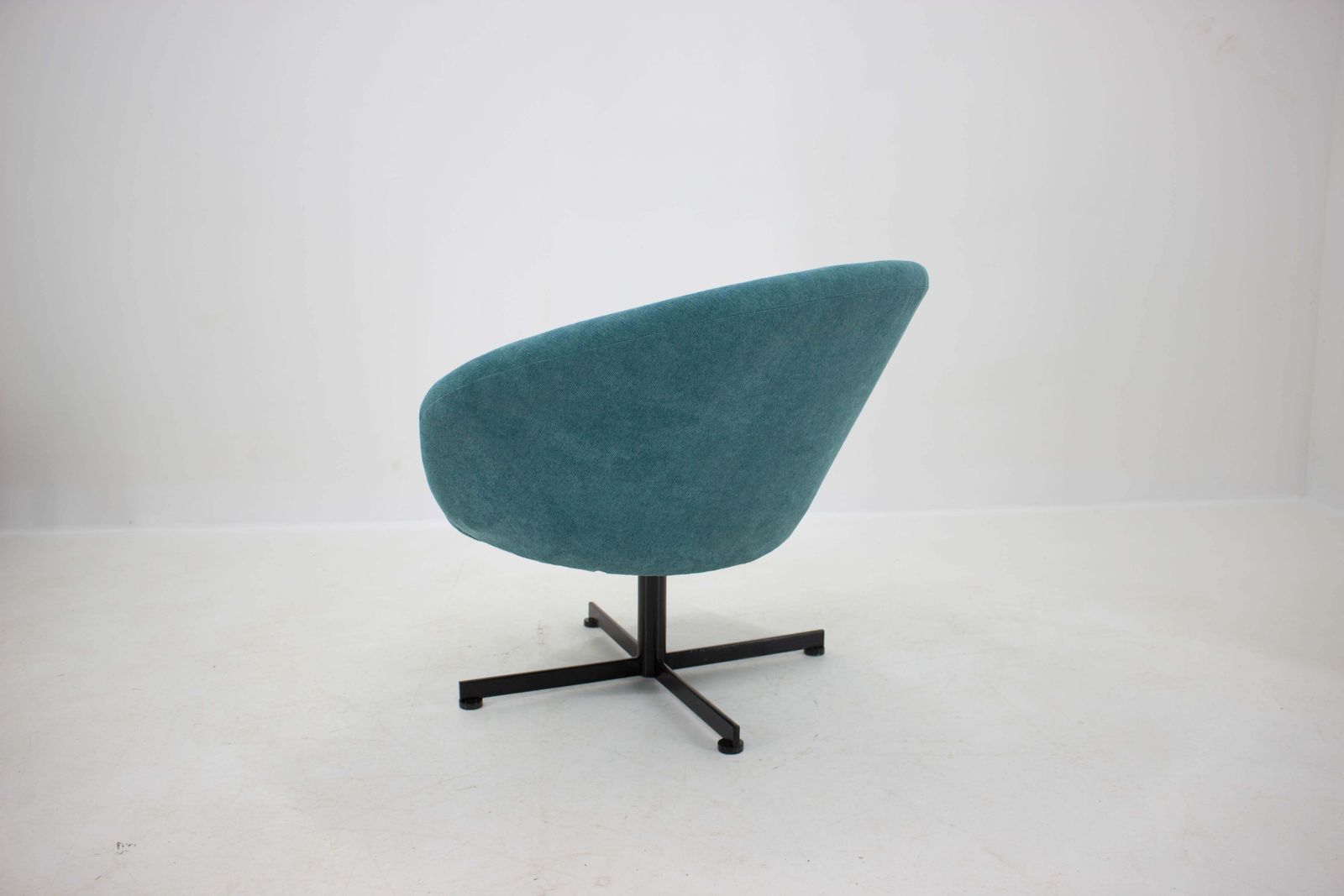 Midcentury Swivel Armchair, 1970s photo Furniture