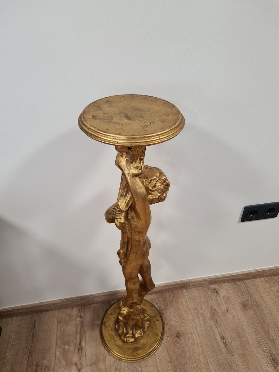 Gold Wooden Pillar With Angel Motif photo 864.0