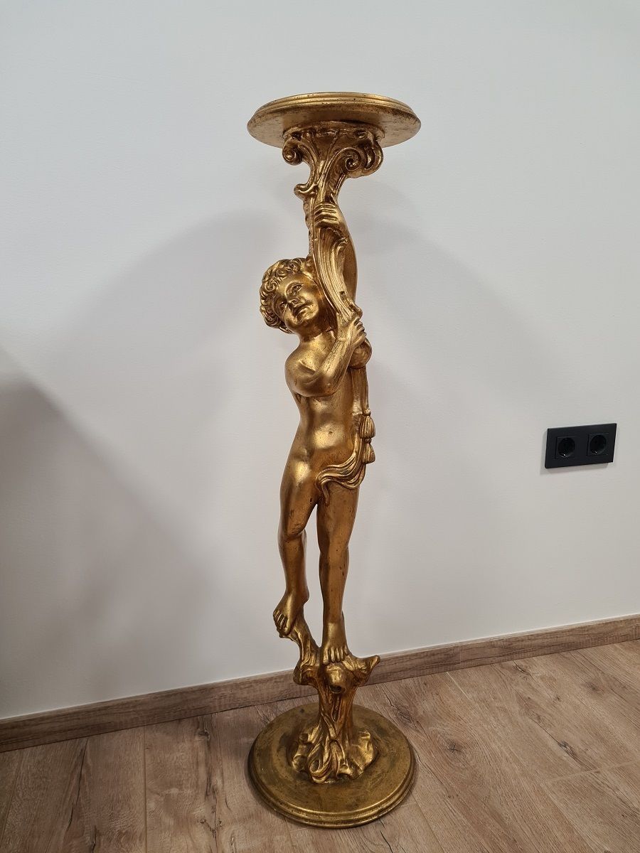 Gold Wooden Pillar With Angel Motif photo vinterior