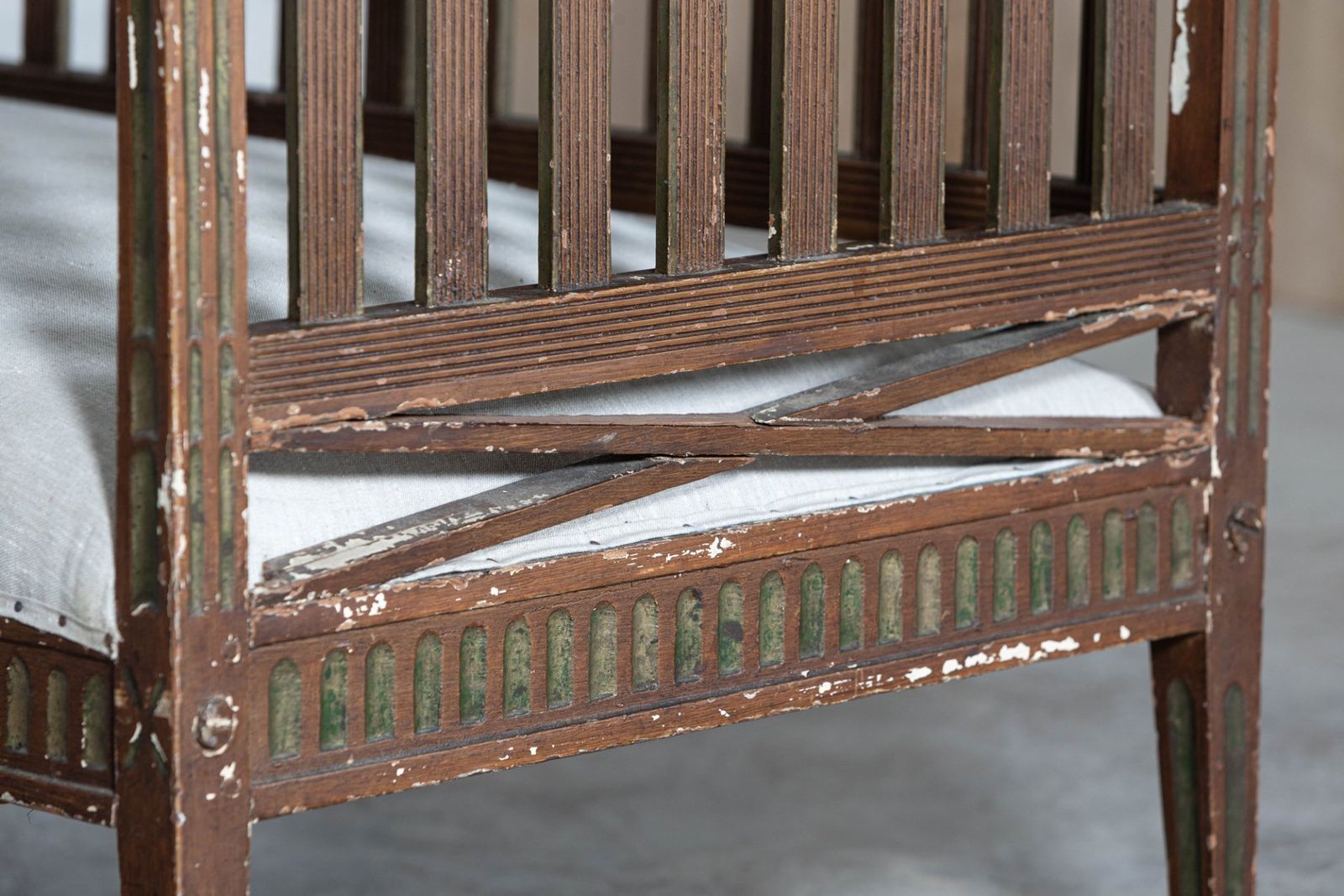 6450.0 Swedish Painted Gustavian Sofa   Daybed photo