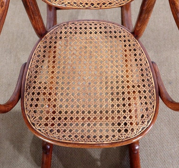 photo furniture Beech Children's Rocking Chair, Maison Thonet – 1910