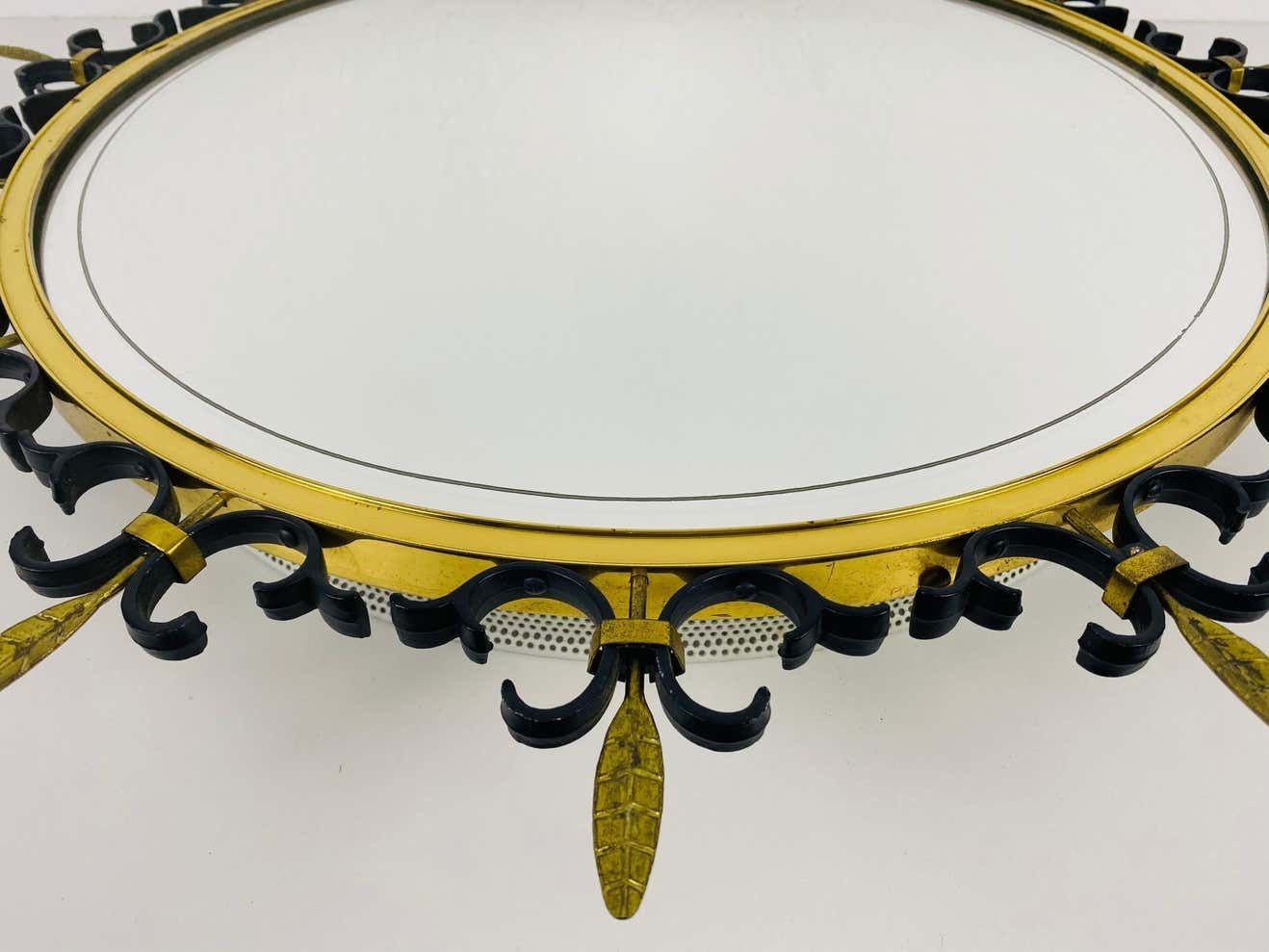 Mid Century Modern Italian Round Illuminated Brass Wall Mirror, Italy, 1960s photo 878.0