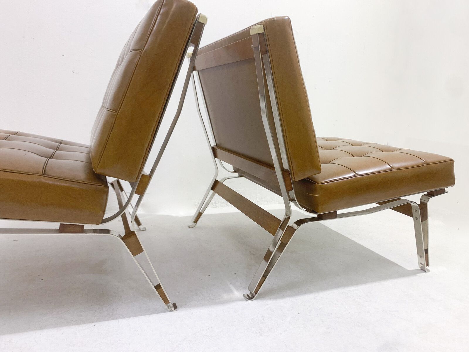Pair Of Mid Century Modern "856" Armchairs By Ico Parisi photo furniture