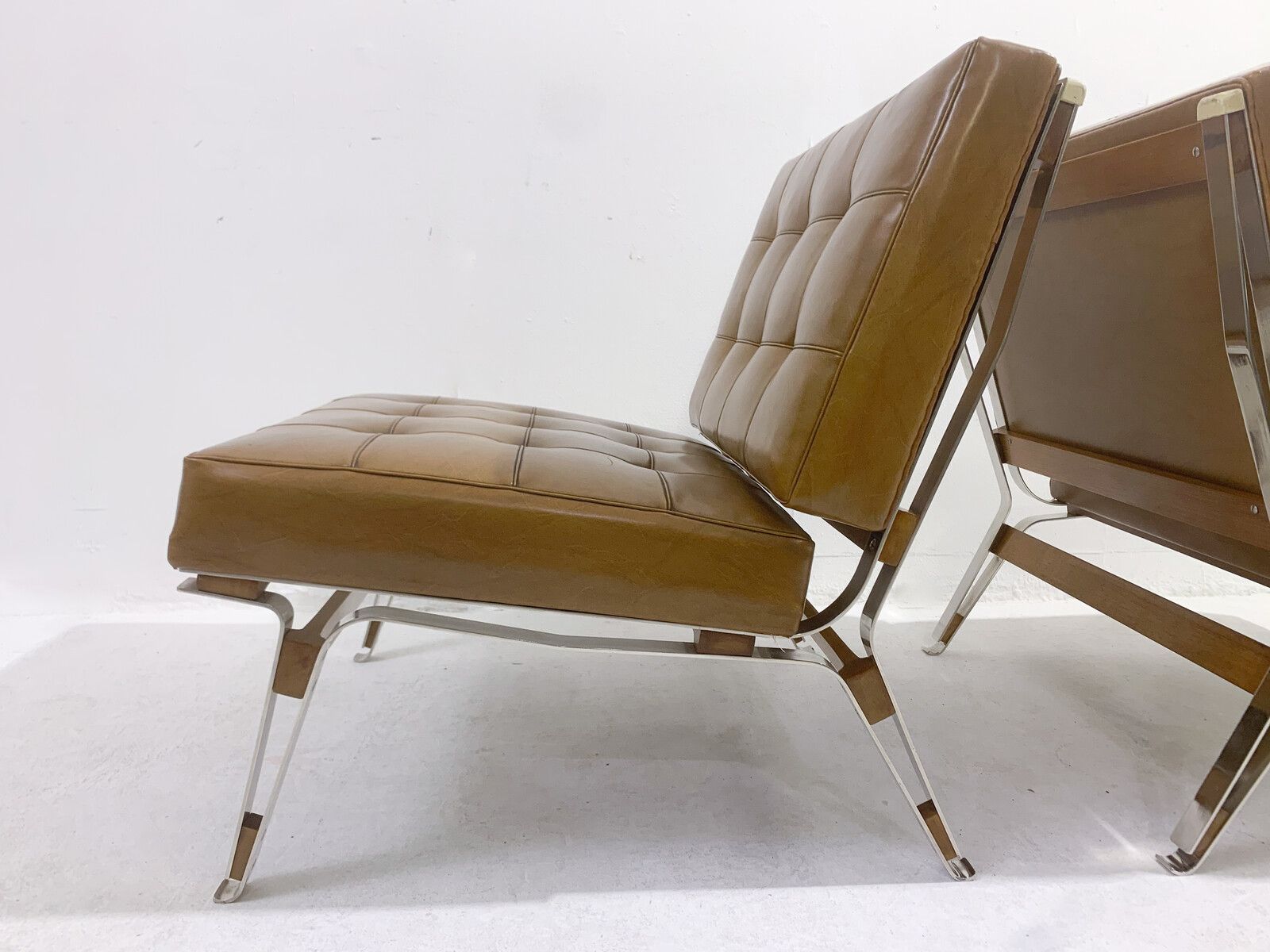 Pair Of Mid Century Modern "856" Armchairs By Ico Parisi photo for sale