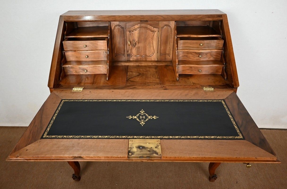 photo vinterior Scriban Chest Of Drawers In Walnut, Louis XV Period   Late 18th Century
