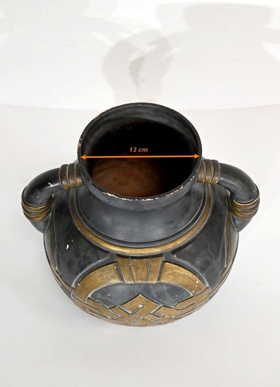 photo vinterior Anthracite And Golden Terracotta Vase – 1900