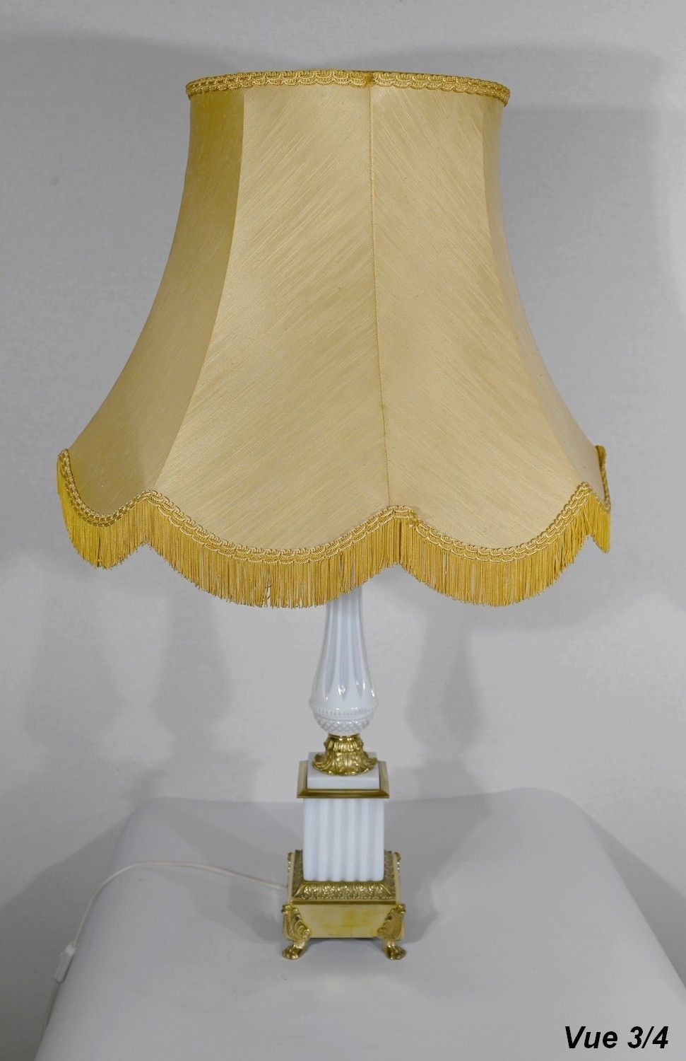 photo vinterior Important Opaline And Bronze Lamp, Louis XVI Style – 1950