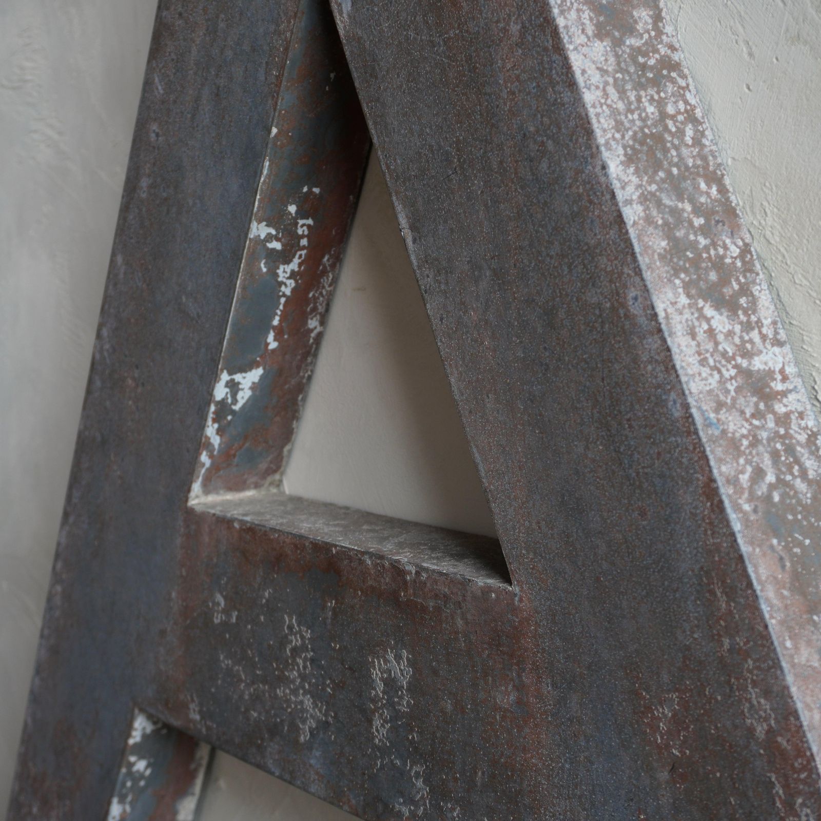 photo vinterior Distressed Metal Letters, Art, Mid 20th Century