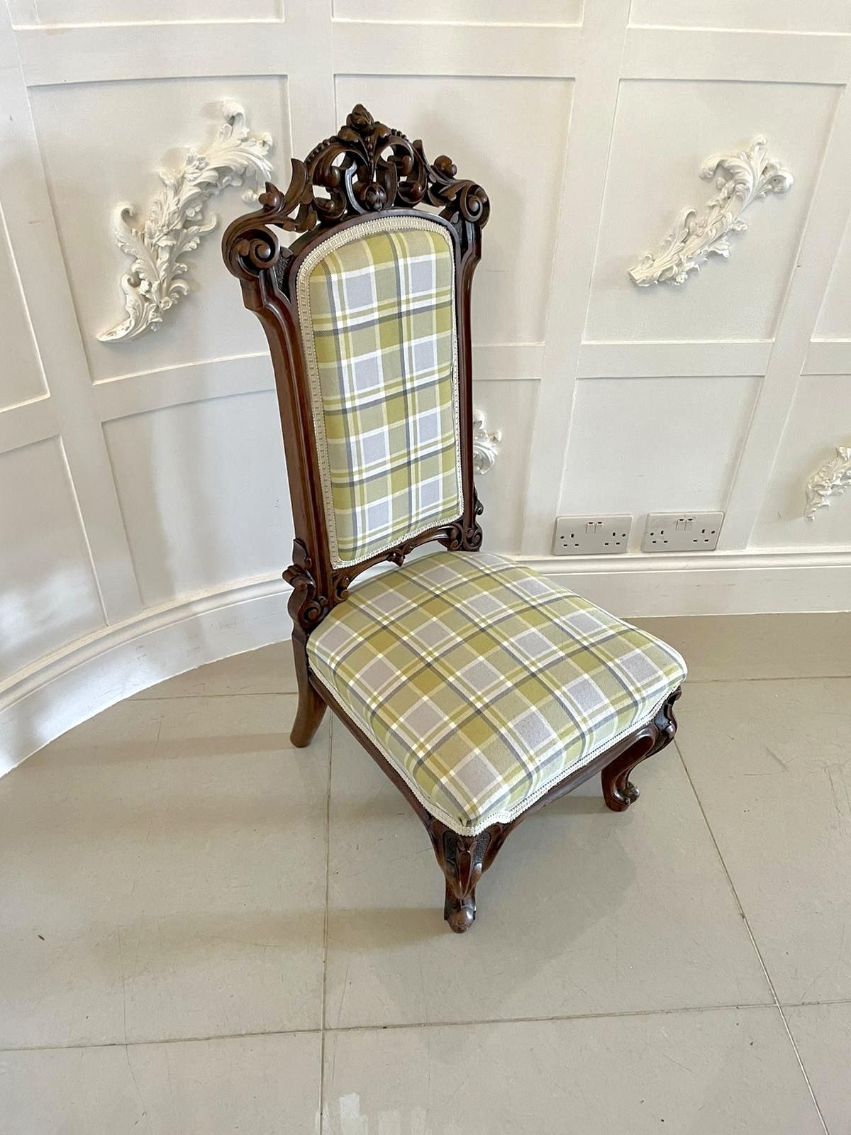 Fine Antique 19th Century Carved Walnut Ladies Chair photo Furniture