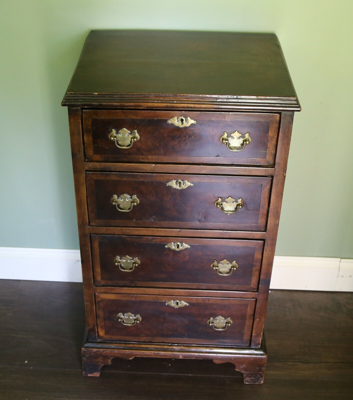 photo furniture Chest Of Drawers Mahogany And Crossbanded Bachelors Chest