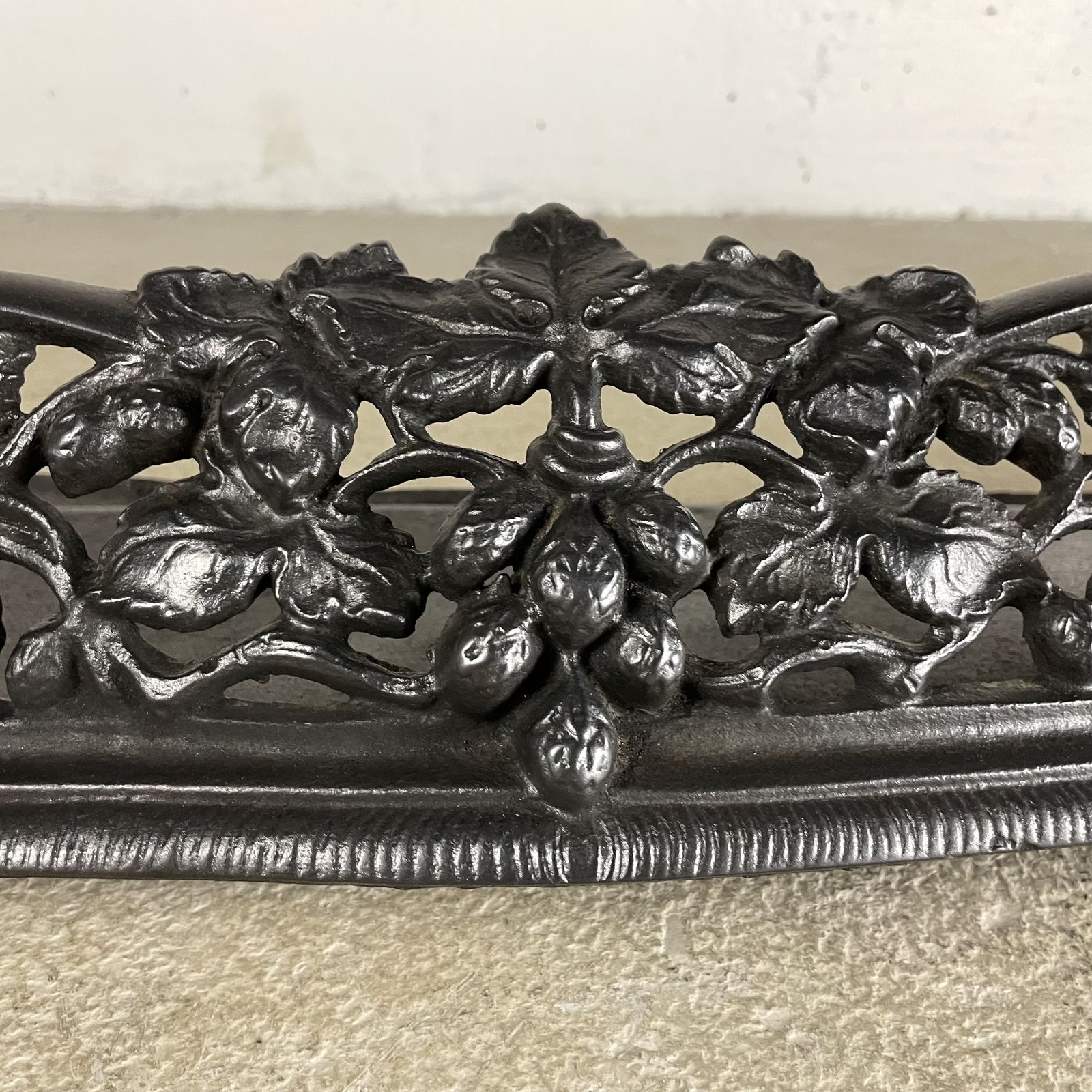 Small Decorative Antique Cast Iron Fender photo Home Fixtures