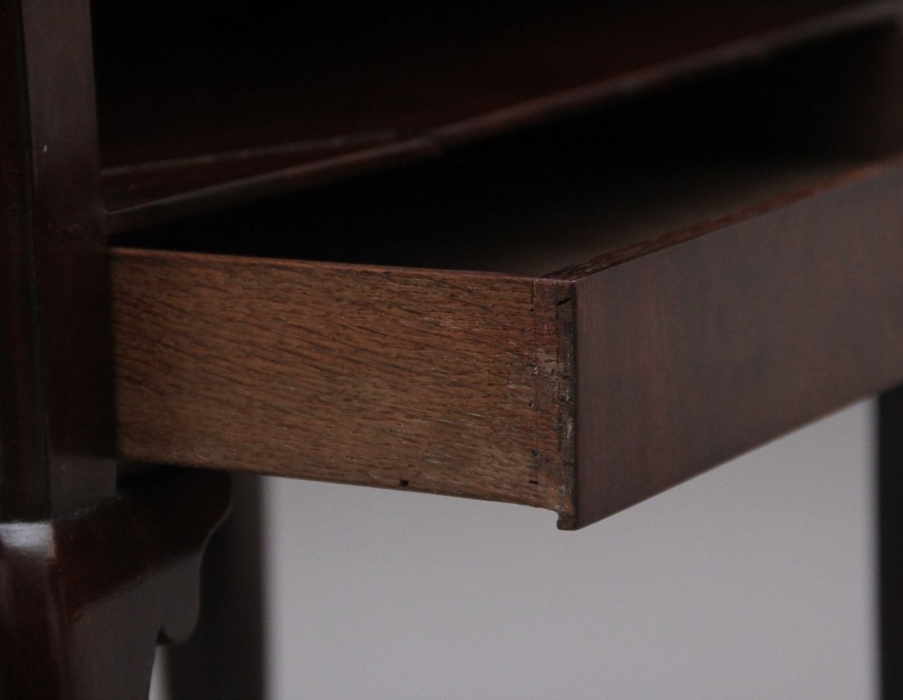 photo furniture Early 20th Century Mahogany Bedside Cabinet In The Georgian Style