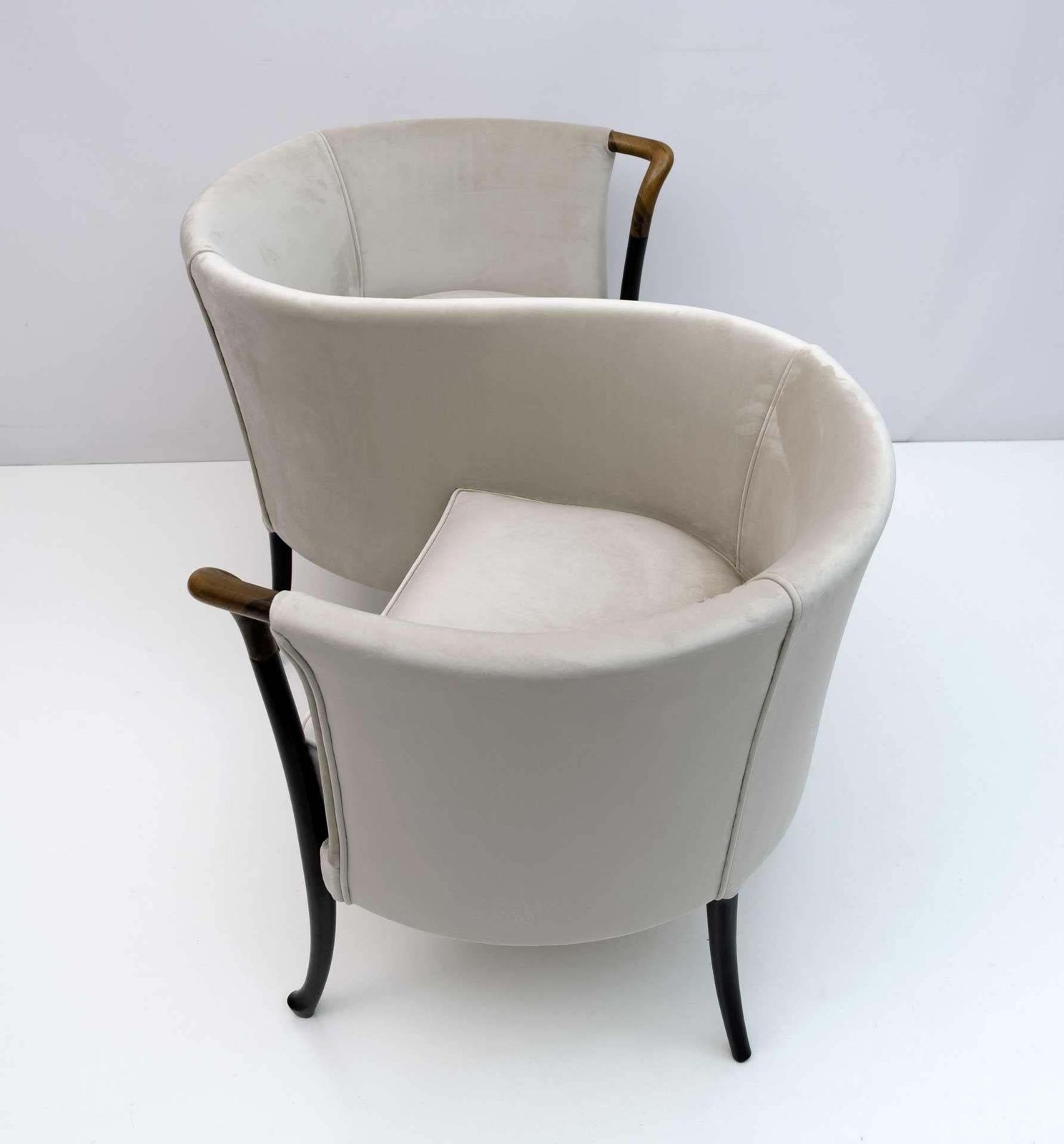 Rare Giorgetti Italian Velvet Conversation Sofa "Progetti", 1980s photo Furniture
