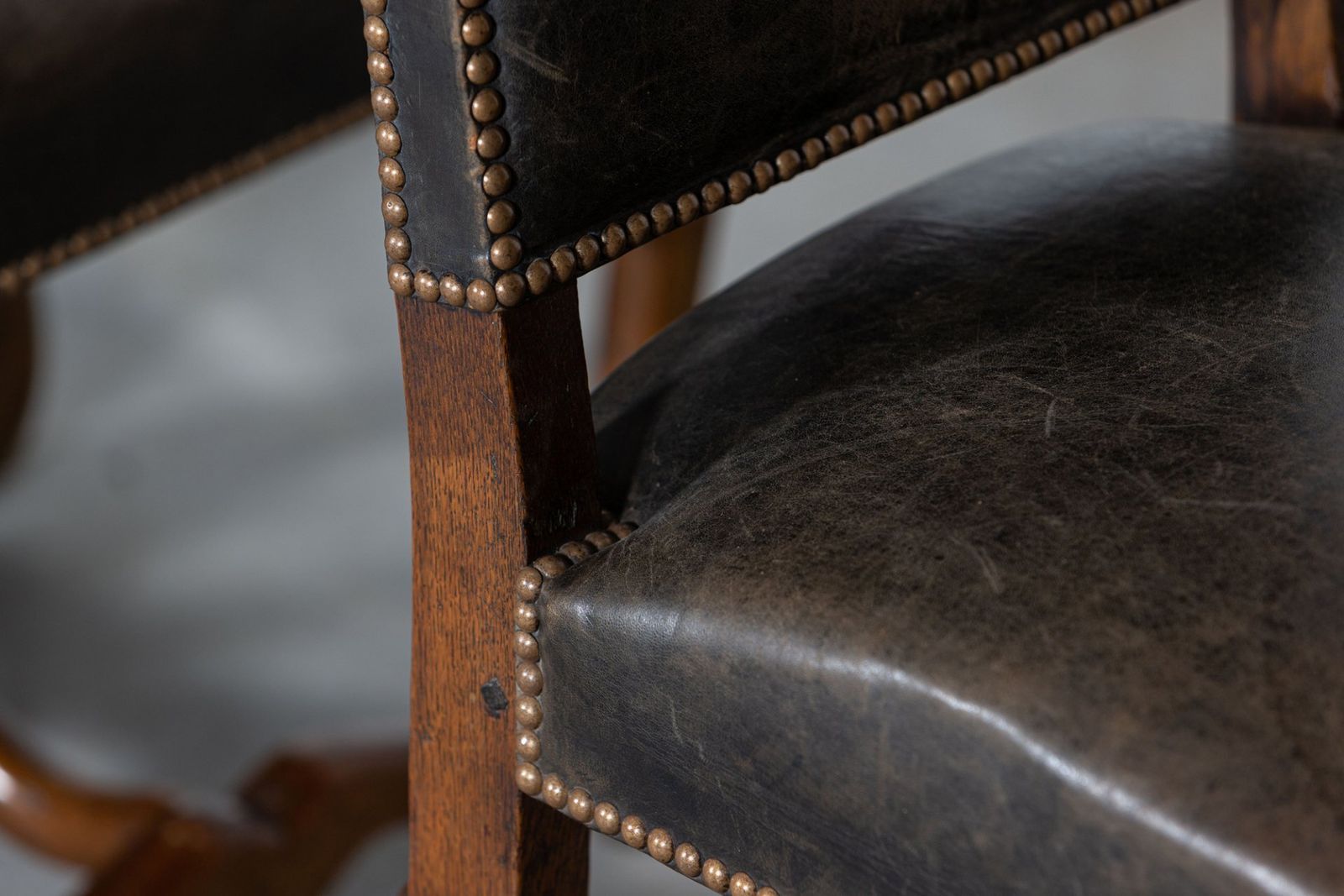 photo vinterior Set Of 6 French Louis XIV Style Oak Chairs