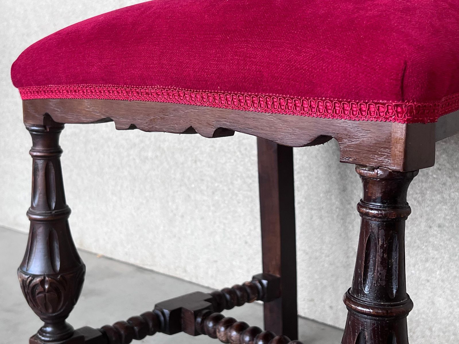 19th Century Set Of Six French Carved Walnut Turned Wood Chairs With Velvet Seat photo vintage