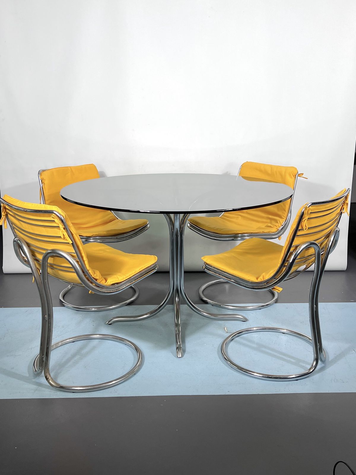 Vintage Space Age Dinner Table And Four Chairs In The Manner Of Gastone Rinaldi photo buy