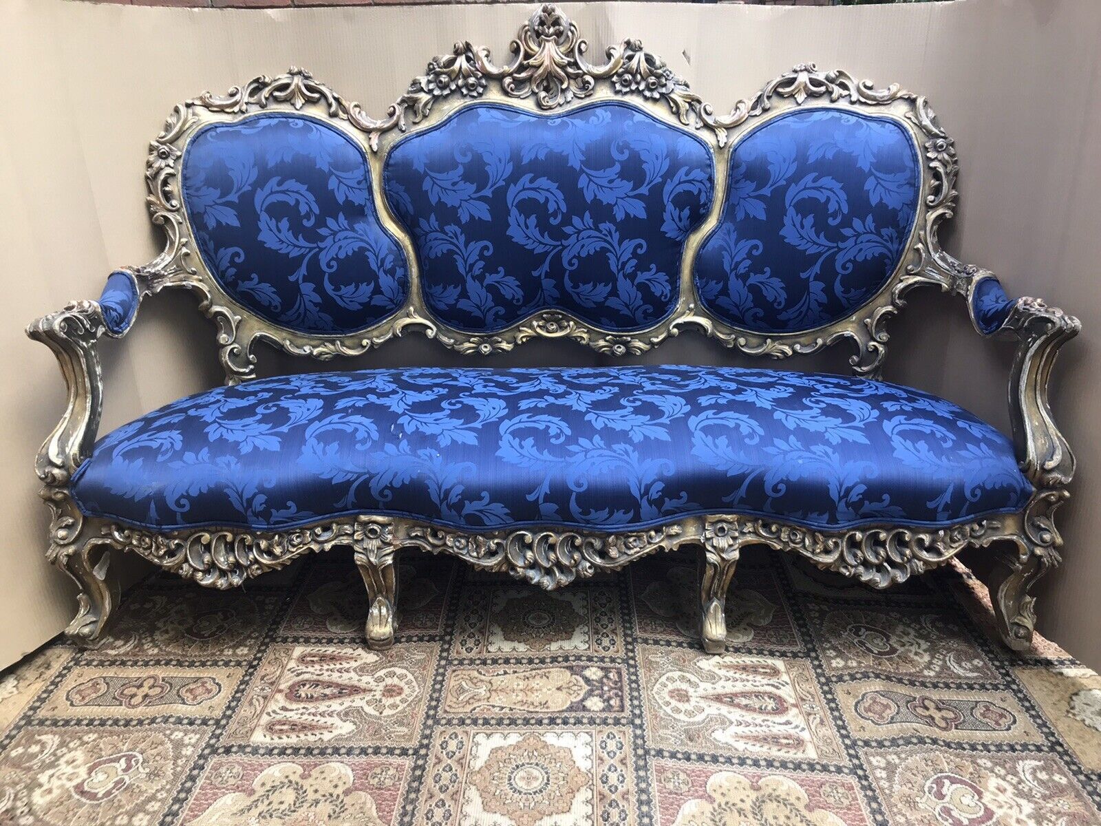 Fine Antique Chateau Blue Silk Demask & Carved Giltwood 3 Piece Boudoir Suite photo for sale