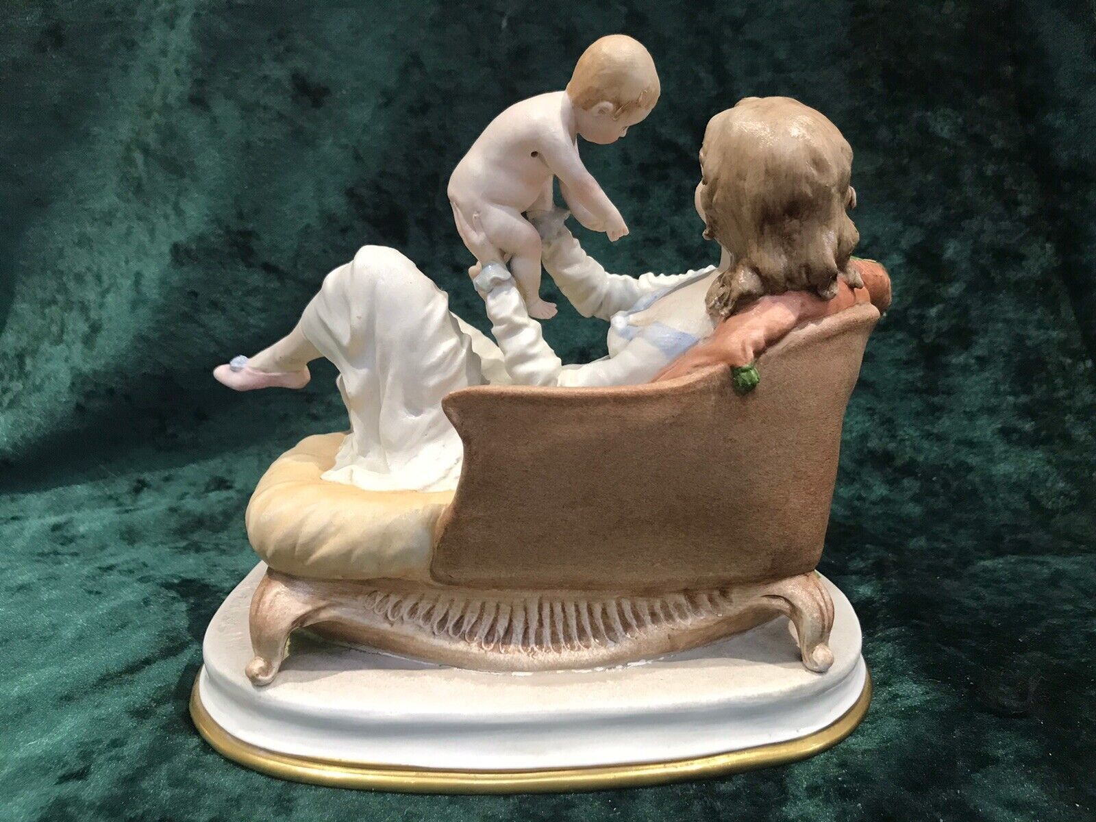 Fine Capodimonte Figurine Of Mother And Child Sculpture Signed Redwell photo 189.0