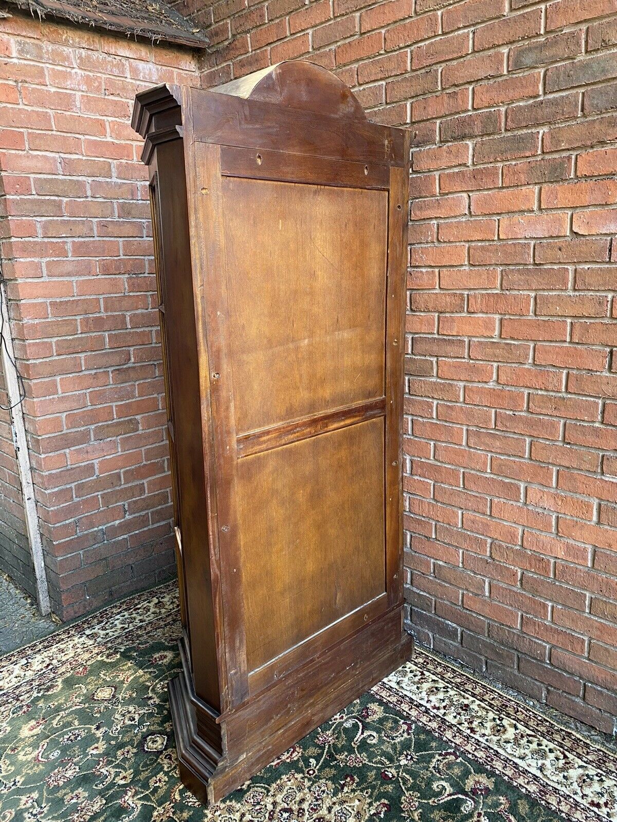 795.0 Fine Georgian Style Berger Master Tall Curved Display Cabinet In Solid Elm Wood photo