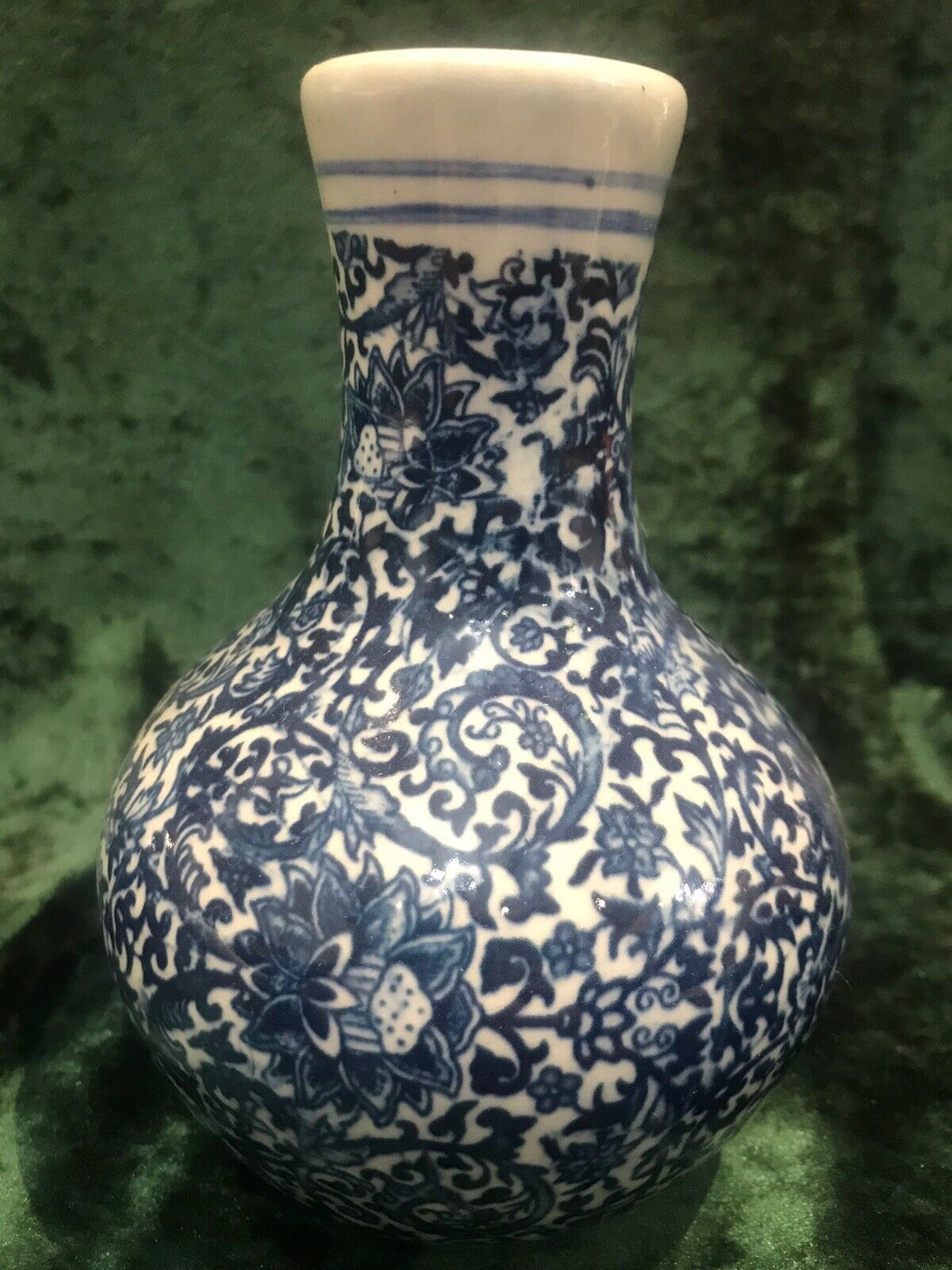 Pair Of Enchanting Kelp And Vine Foliage Blue Ming Style Conecal Vases photo vinterior