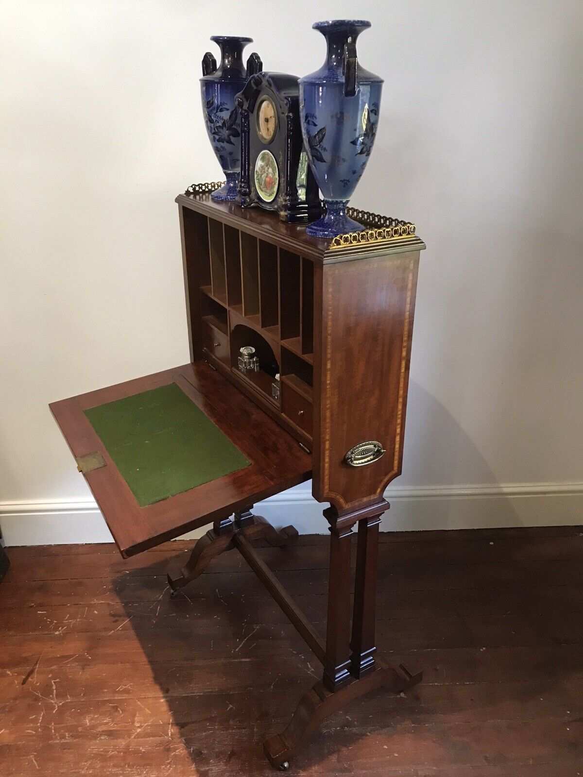 photo furniture Fine Victorian Sheritan Style Escritoire On Stand