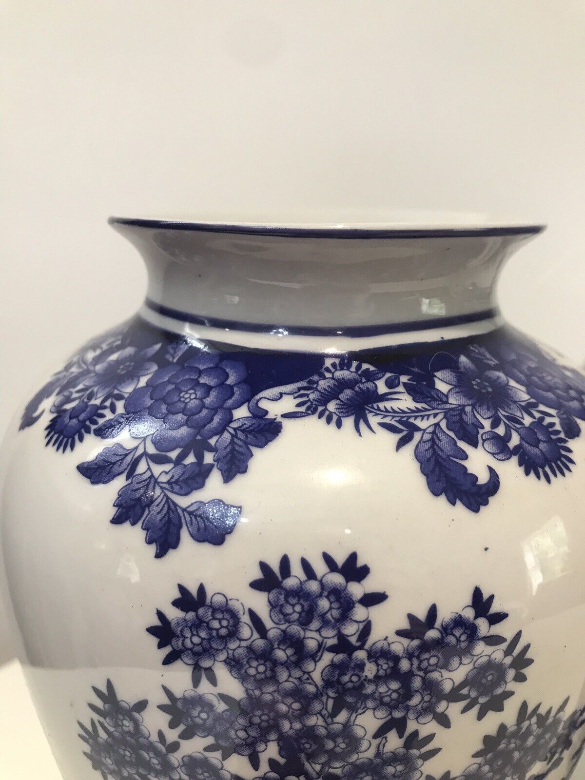 photo furniture Pair Of Fine Landscape Oriental Pictorial Scene Porcelain Glazed Vases