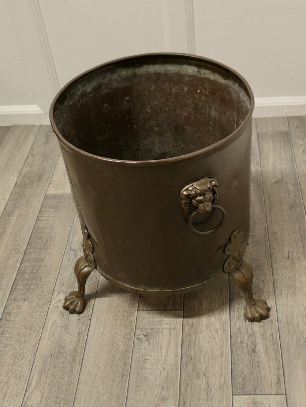 19th Century Copper Coal Or Log Bucket On Lions Paw Feet photo Garden Decor