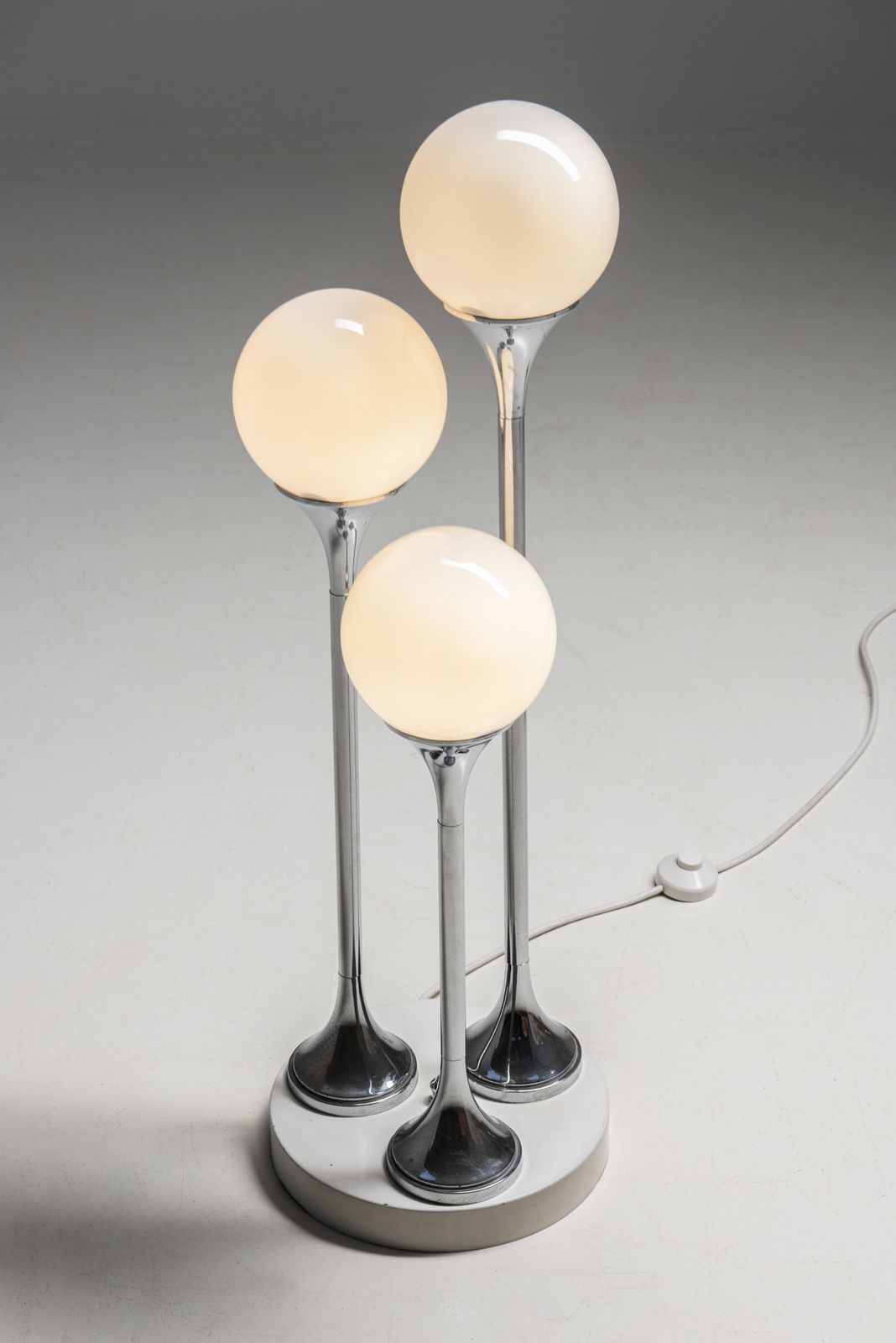 Italian Floor Lamp, In The Manner Of Goffredo Reggiani, 1970's photo vinterior