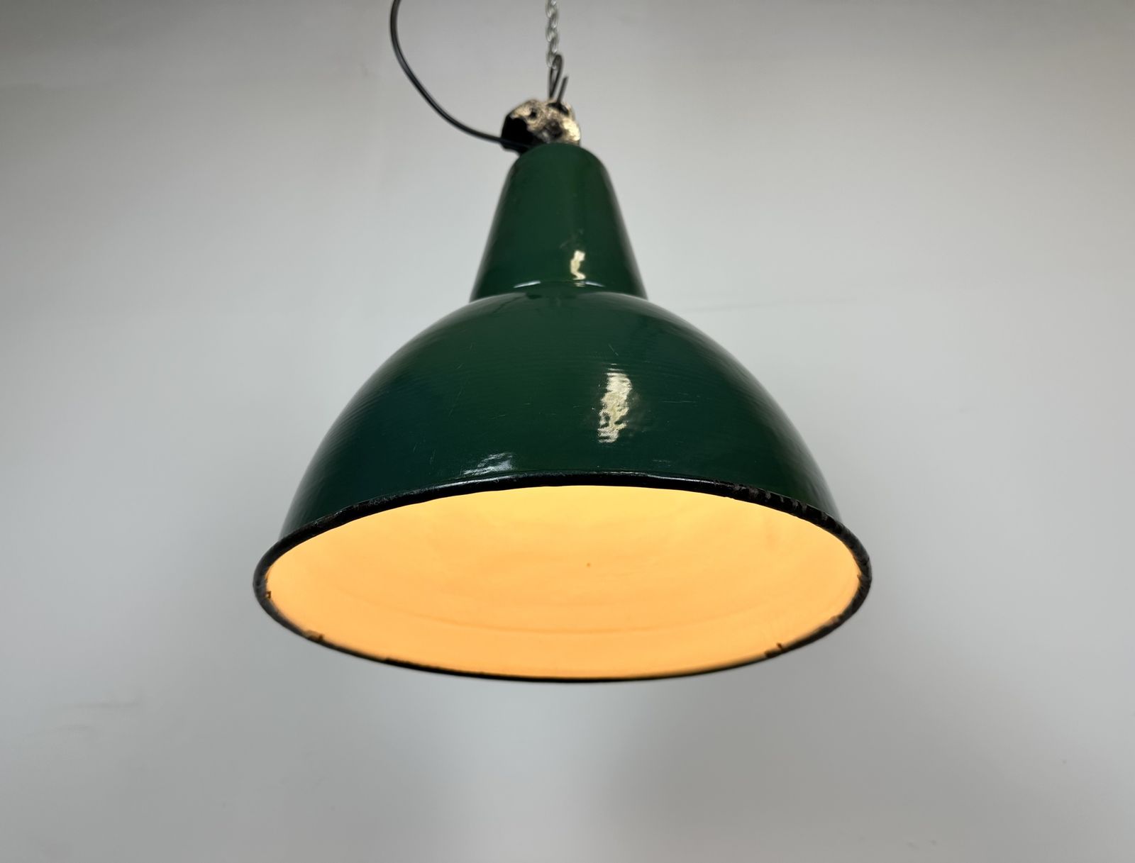 photo furniture Industrial Green Enamel Factory Lamp With Cast Iron Top, 1960s