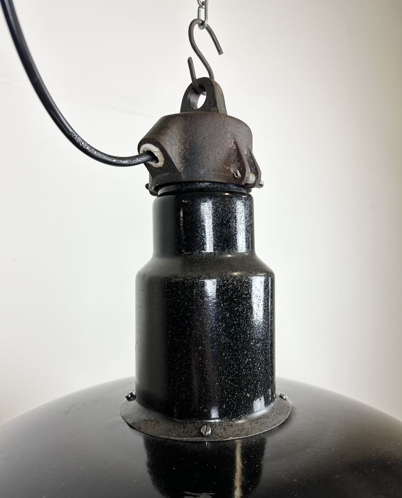 photo vinterior Industrial Midcentury Black Enamel Factory Lamp, 1950s, 2x