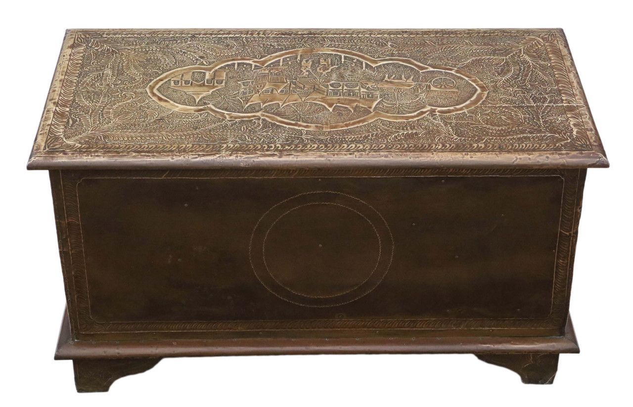 Antique Fine Quality Chinoiserie Chinese Brass Covered Camphor Wood Chest Coffer photo vintage