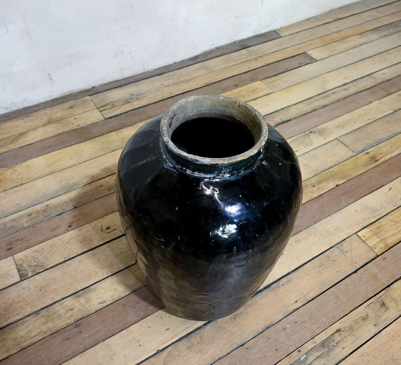 19th Century Chinese  Ceramic Rice Wine Jar   With Cover photo vinterior