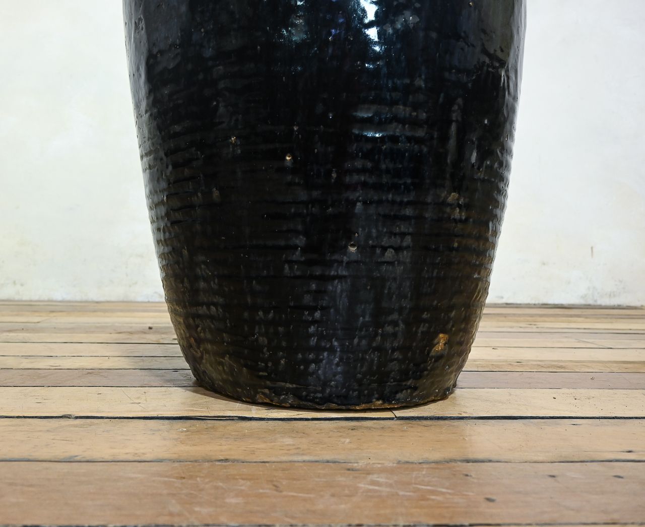 photo vintage 19th Century Chinese  Ceramic Rice Wine Jar   With Cover