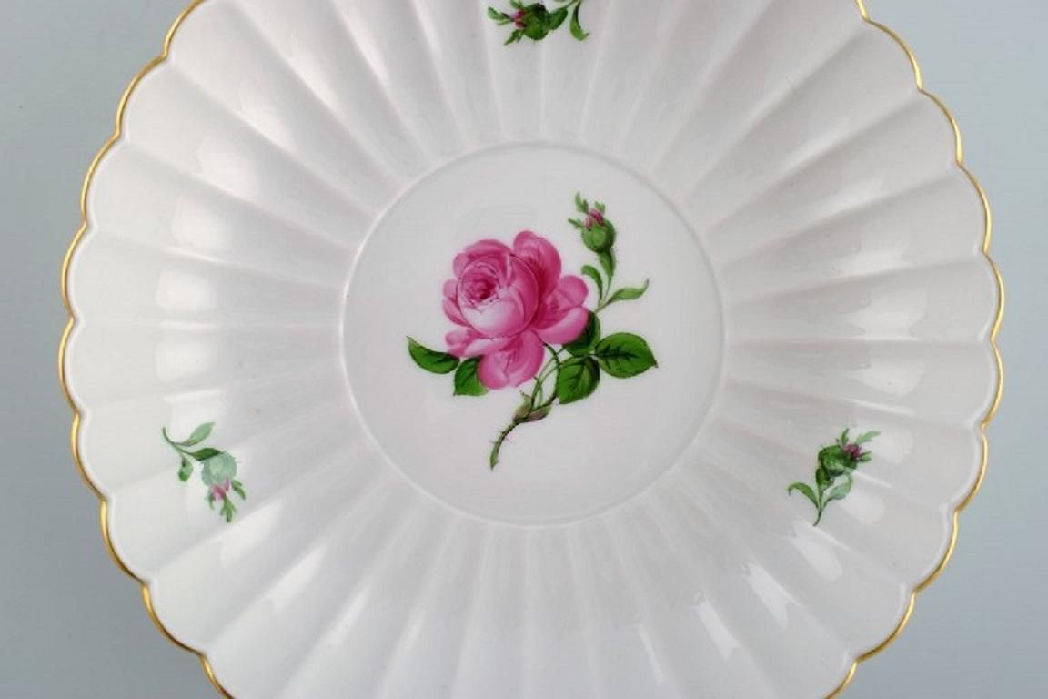 Round Meissen Pink Rose Bowl In Hand Painted Porcelain With Gold Edge photo furniture