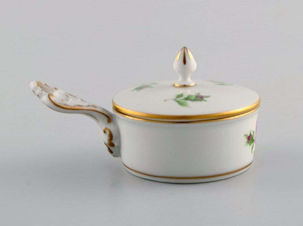 Small Meissen Pink Rose Lidded Tureen In Hand Painted Porcelain With Gold Edge photo for sale