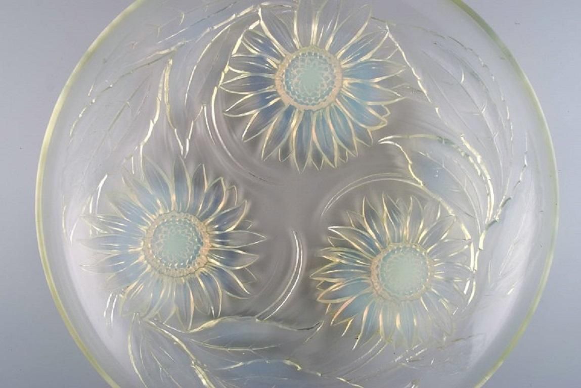 Verlys, France, Large Art Deco Bowl In Mouth Blown Art Glass With Flowers photo furniture