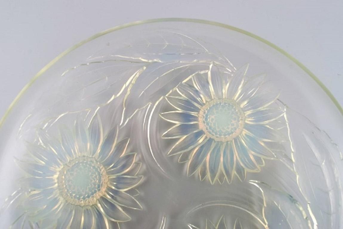 Verlys, France, Large Art Deco Bowl In Mouth Blown Art Glass With Flowers photo for sale