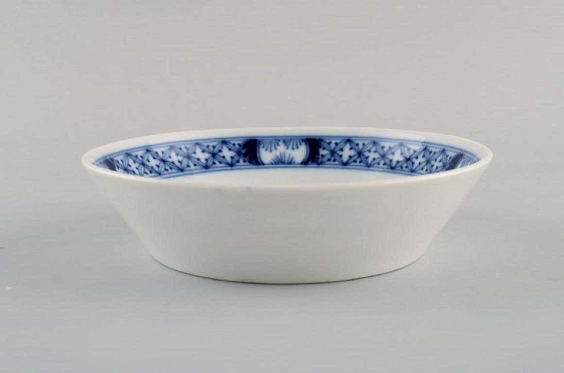 Rare Meissen Bowl In Hand Painted Porcelain With Exotic Bird In Chinese Style photo Home Decor